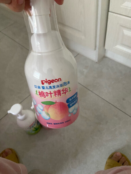 贝亲pigeon婴儿洗发水请问补充装是不带瓶子的吗？