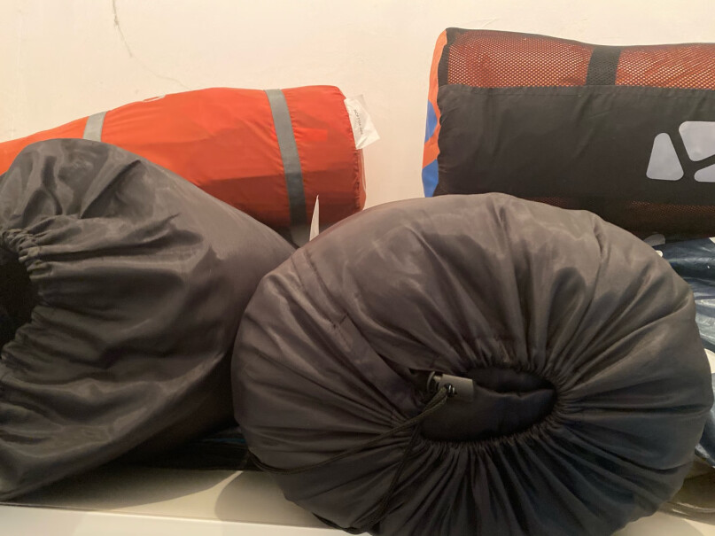 牧高笛露营野营带枕头可拼接双人防潮垫自动充气垫枕头端怎么充气呢？