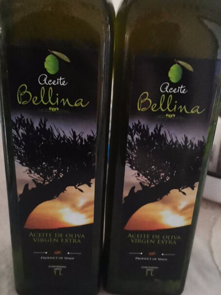 特级初榨橄榄油西班牙原装原瓶进口为什么橄榄油里雪花块状漂浮，是油变质了吗？