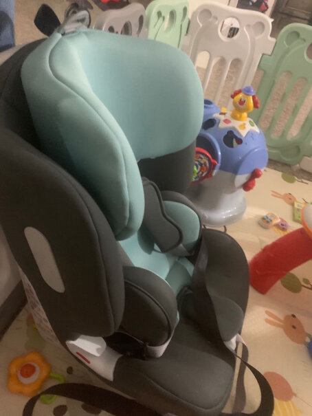 袋鼠爸爸汽车儿童安全座椅9个月-12岁ISOFIX接口有没有味道，拿到要不要吹一下？