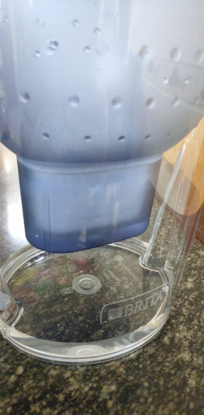 碧然德过滤净水器家用滤水壶盖子上面的按叫4格是代表什么，一直有显示格式的吗？
