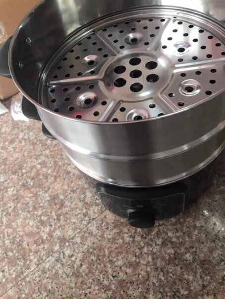 美的多用途锅电蒸锅最下面一层是分体的还是一体的？