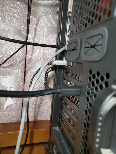 绿联DP线1.2版4K连接线 5米dp插口的第20针是通电的还是空置的，线材里边多少芯的，有朋友测过吗？