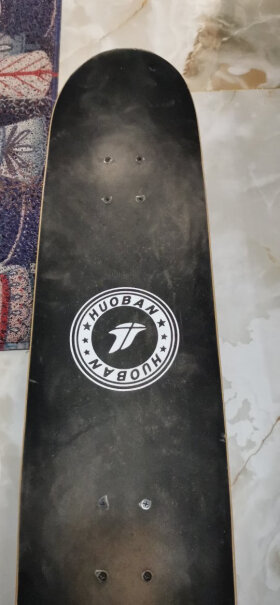 运动伙伴滑板初学者滑板车男女成人儿童刷街代步双翘板入门级滑板这个滑板有包送吗？