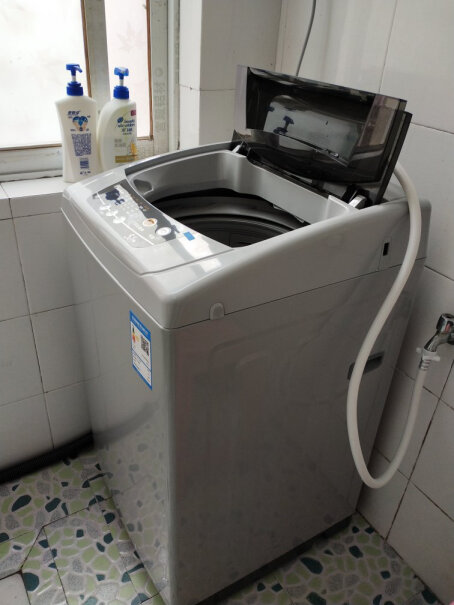 小天鹅5.5公斤波轮洗衣机全自动你好，洗衣机放洗衣粉地方在那里谢谢？