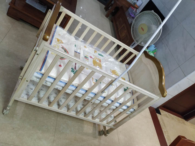 婴儿床呵宝婴儿床实木环保无漆新生儿bb宝宝幼儿摇篮床为什么买家这样评价！哪个值得买！