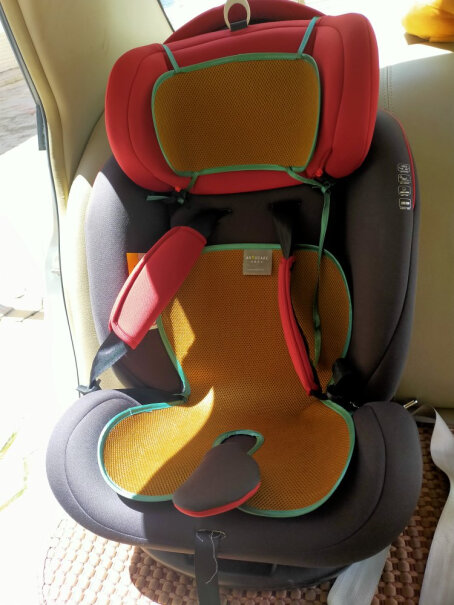 安默凯尔宝宝汽车儿童安全座椅isofix硬接口新生儿可以躺吗 这个旋转好用吗？