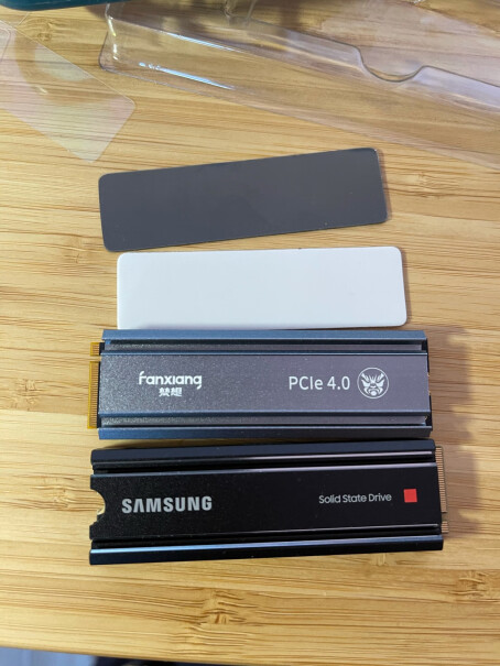 SSD固态硬盘精选长江存储晶圆苹果笔记本可以用吗？
