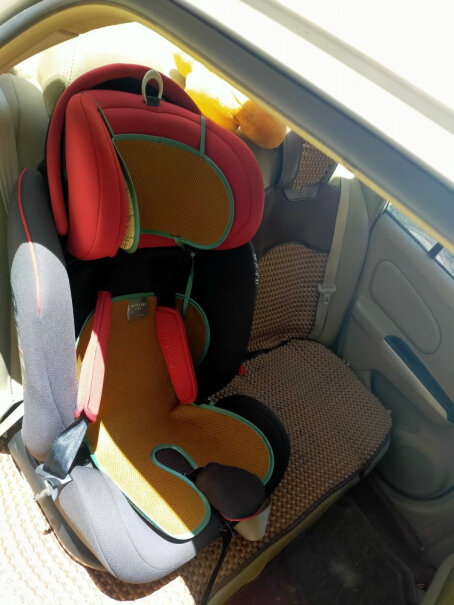 安默凯尔宝宝汽车儿童安全座椅isofix硬接口面料好吗？会起球吗？
