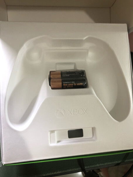 微软Xbox无线控制器磨砂黑+Win10适用的无线适配器自带的电池充电还有续航怎么样，还有可以让蓝牙耳机连接手柄再用手柄连接电脑吗？