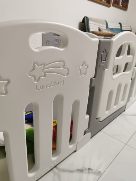 韩国Lunastory宝宝网红围栏爬行垫组合儿童室内游戏家用安全防护栅栏套装200*140清新灰围栏是吸盘固定的吗，稳不稳的？