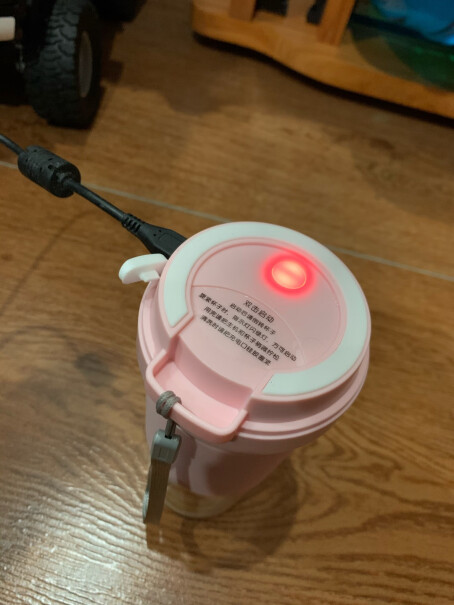 榨汁机英国众肯榨汁机便携式榨汁杯充电迷你无线家用果汁机料理机随行杯评测比较哪款好,来看看图文评测！