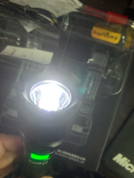 神火A10强光手电筒LED远射家用户外骑行USB充电有卖放电瓶车上的卡座吗？