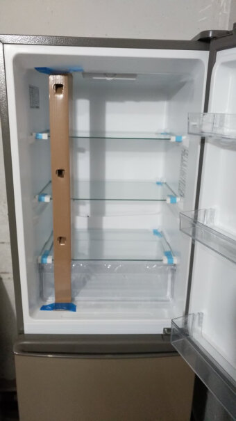 海尔216升直冷冰箱三门三温区多门小型迷你家用租房低音节能不占地中门软冷冻以旧换新BCD-216ST冰箱上没贴能效标识，你们的有吗？