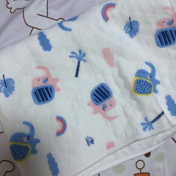婴童隔尿垫-巾凯儿得乐婴儿隔尿垫可洗纯棉新生儿宝宝隔尿护理垫值得买吗？好用吗？