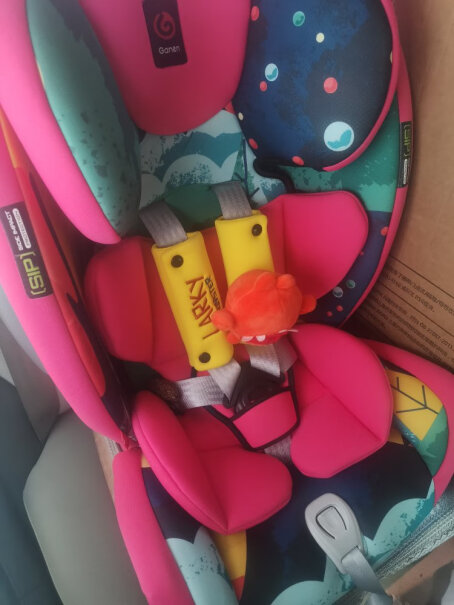 感恩儿童汽车安全座椅9个月-12岁宝宝座椅请问厚不厚？重不重啊？大概有多少斤啊？？？
