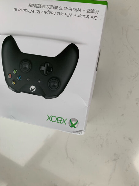 微软Xbox无线控制器磨砂黑+Win10适用的无线适配器你们的适配器拿起来轻轻晃动会有颗粒声吗？