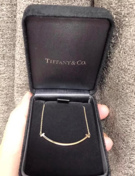 蒂芙尼蒂凡尼Tiffany买这么贵的项链送对象能把她搞定吗？生孩子那种！