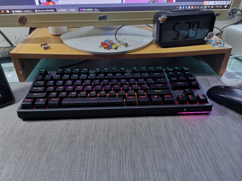 雷神有线游戏机械键盘红轴KG3089R幻彩版这款键盘背光有跑马灯水波效果吗？就是那种按一个键后从这个键往外扩散。？