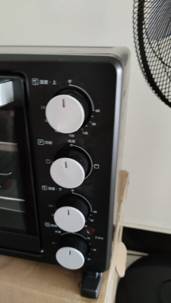 美的烤箱家用烘焙迷你小型电烤箱多功能台式蛋糕烤箱25L烤戚风蛋糕，大家都是多少温度啊？130度25分钟，150度30分钟，底部有塌陷，求助？