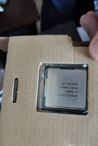 Intel i9-9900KF CPU处理器内存条支持频率DDR43200吗？