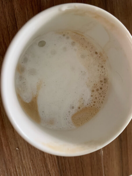 德龙咖啡机半自动咖啡机此款机子为什么每次做完咖啡后咖啡槽里总是很多水 象一堆烂泥，咖啡粉不成饼状？