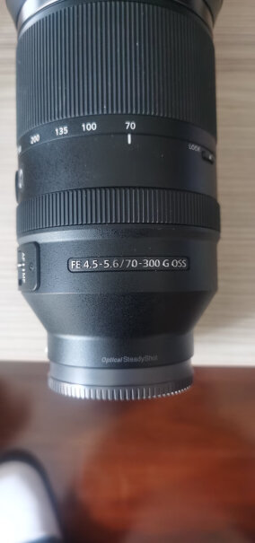 索尼FE 16-35mm F2.8 GM镜头有进灰的吗？我的买的一年了，刚看到居然前镜片里面有灰尘？