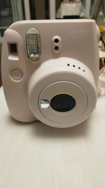 富士instax mini9相机 葡萄紫你好，我光有相机，我还需要买什么配件？