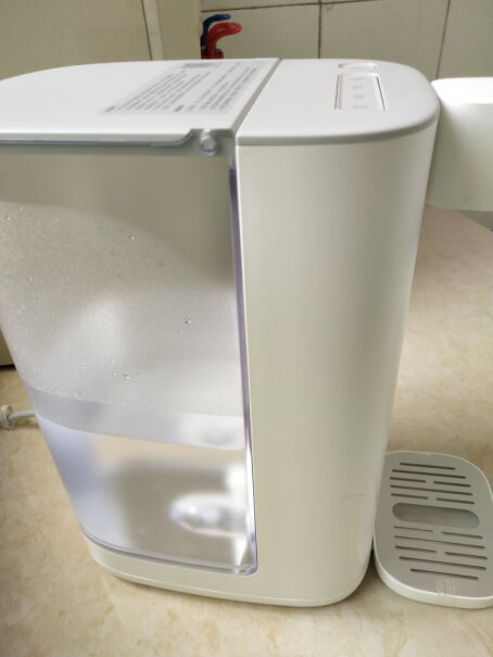 小米有品心想即热饮水机请问买过的朋友，这种用起来会不会像电热水壶那样底座会有水？