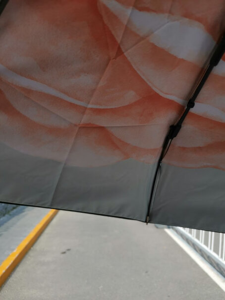 蕉下太阳伞双层小黑伞系列三折伞请问你们遇到质量差的吗？一年的夏天用完，伞骨的接触点就散了？