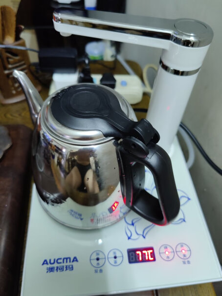 澳柯玛全自动上水电热水壶电水壶烧水壶配套用的桶装水茶水柜，实木的，需要吗？