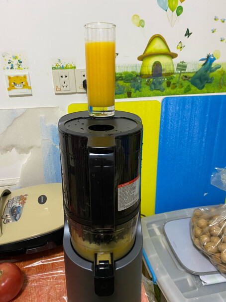 惠人原汁机新升级创新无网韩国进口多功能大口径家用低速榨汁机榨橙汁有渣子吗？