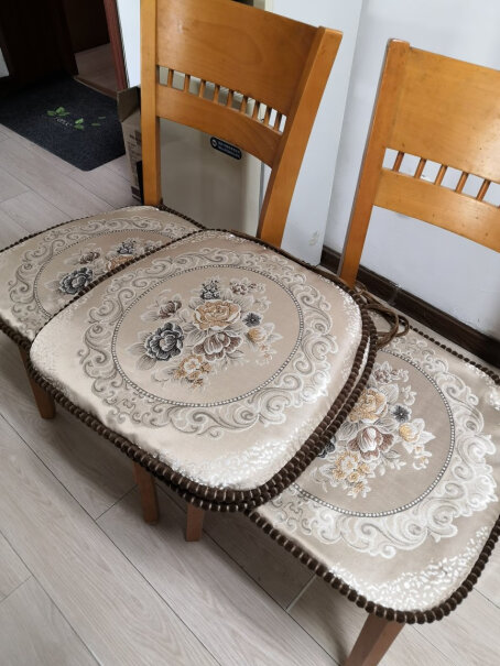 坐垫罗兰家纺欧式餐椅垫坐垫椅子凳子垫子坐垫可拆洗带绑带椅垫质量好吗,使用情况？