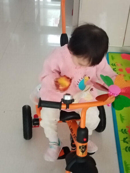 英国Babyjoey儿童三轮车脚踏车1-3-5岁座椅可以前后调节吗？