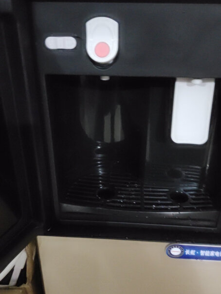 长虹饮水机家用立式双开门推杯升级饮水机温热款CYS-E09是按压式的还是推杯式的？