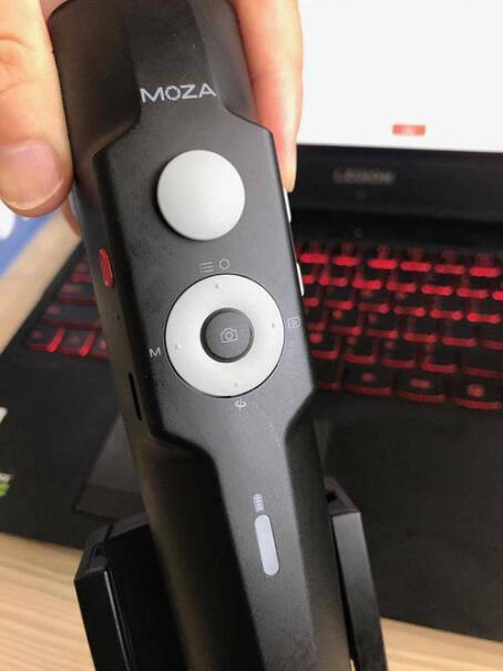 手持稳定器MOZA Mini-SE手持云台稳定器优缺点质量分析参考！评测哪款质量更好？