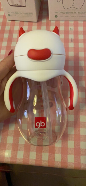 gb好孩子儿童水杯这个盖子一喝水就盖宝宝脸上 好用吗 觉得好麻烦？