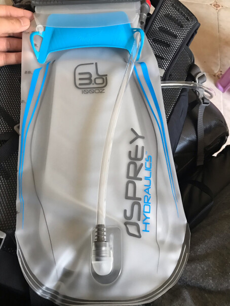 OSPREY小鹰水袋包3升放别的品牌的包里可以不？