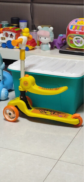 乐的儿童滑板车发光宽轮两岁玩小吗？
