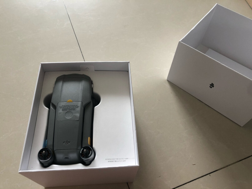 DJI 御 Mavic Air 2 无人机这个无人机带麦克风吗？