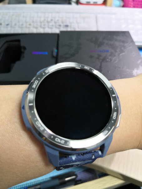 荣耀GS Pro手表可以在手表上登录QQ吗？