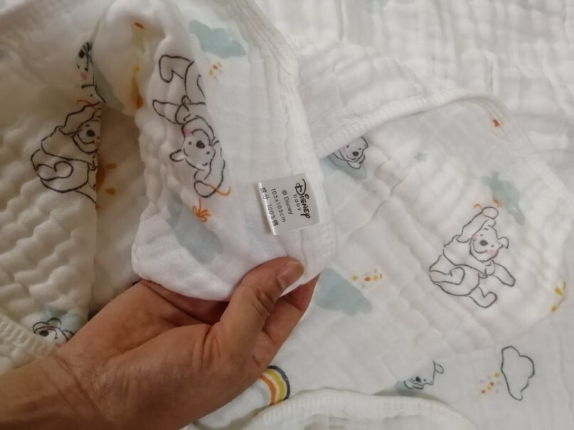 迪士尼宝宝6层纯棉婴儿纱布浴巾新生儿买几条浴巾呢？