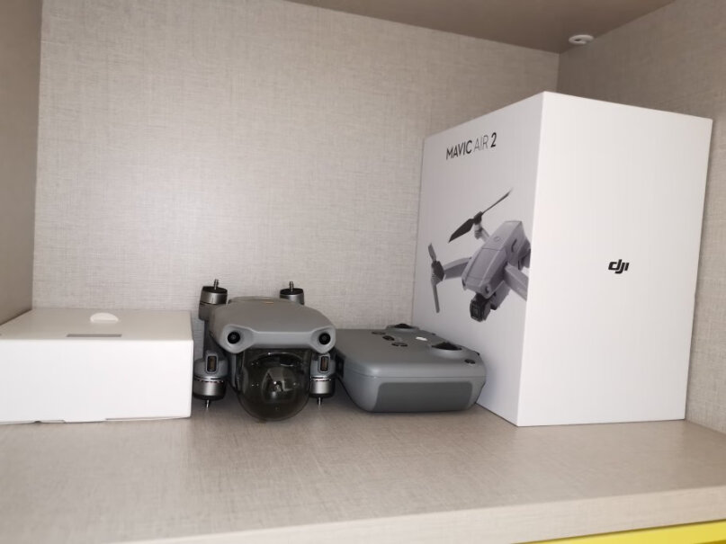 DJI 御 Mavic Air 2 无人机电池和遥控器能同时充电吗？