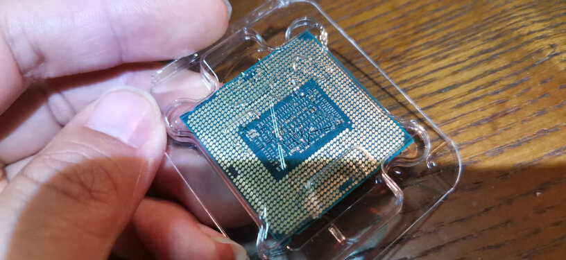 Intel i7-9700KF CPU处理器我的9700KF全核心5G，用二手240冷排，风扇转速较低，烤鸡温度都90℃了，正常吗？