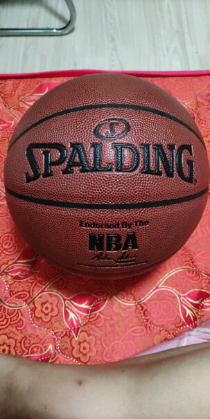 篮球斯伯丁SPALDING经典室内比赛篮球76-810Y质量到底怎么样好不好,评测质量怎么样！