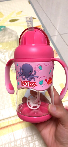努比（Nuby儿童学饮杯一岁的宝宝用是不是太大了？