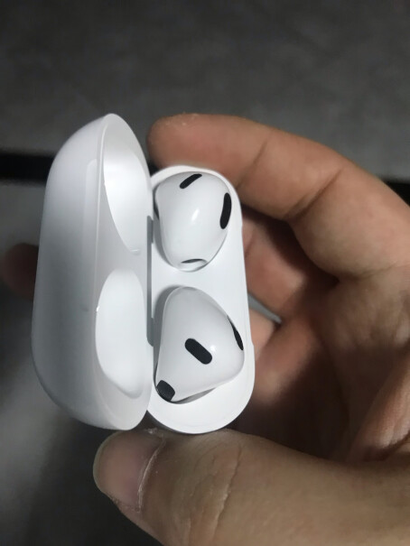 Air3苹果蓝牙耳机双耳无线降噪戴在耳朵上会疼吗？