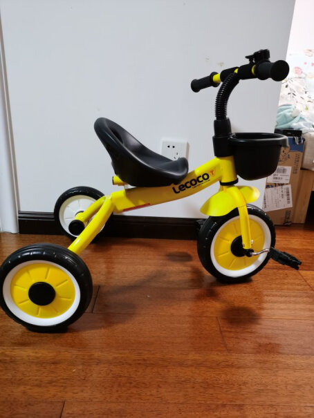 乐卡儿童三轮车避震脚踏车婴幼儿三轮儿玩具童车有难闻气味么？