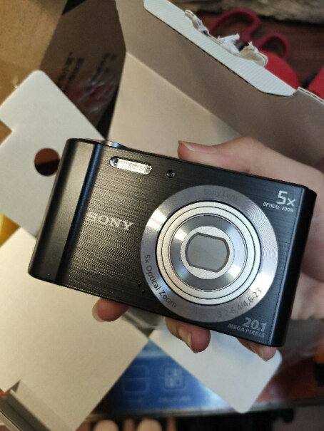 索尼DSC-W800数码相机数码相机数码相机里面带了内存卡。