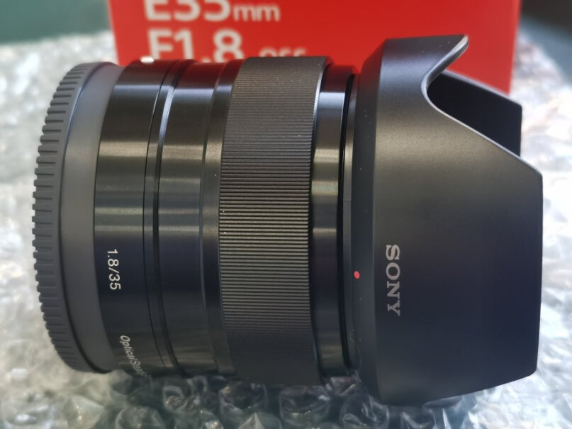 索尼E 30mm 微距镜头这款35.18 在sony nex 5r上可以用吗？